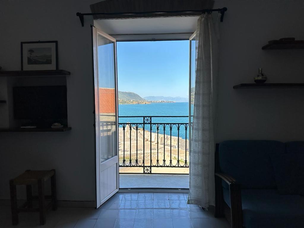 Molo Sea View Apartment Чефалу Екстериор снимка