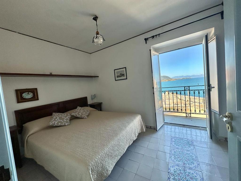 Molo Sea View Apartment Чефалу Екстериор снимка