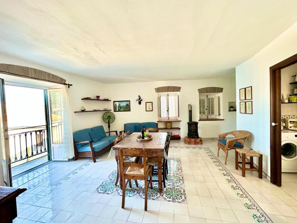 Molo Sea View Apartment Чефалу Екстериор снимка
